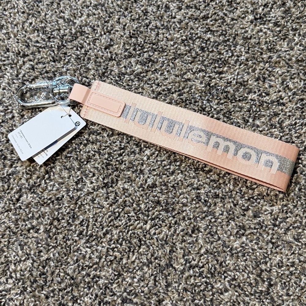 NWT Never Lost Keychain - Picture 1 of 6